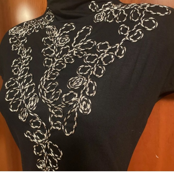 NWT Gracia Black Top with Front Embroidery Size M - Picture 3 of 5